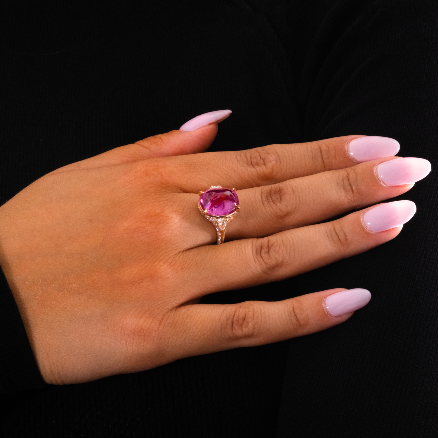 Anello con Zaffiro Rosa Naturale e Diamanti
